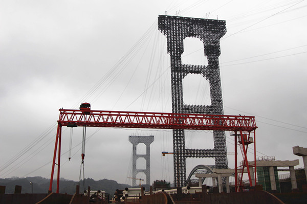 六景郁江特大桥缆索吊装塔架主体_副本.jpg